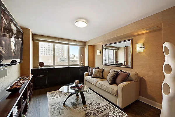 Sold by Nest Seekers International | media 32