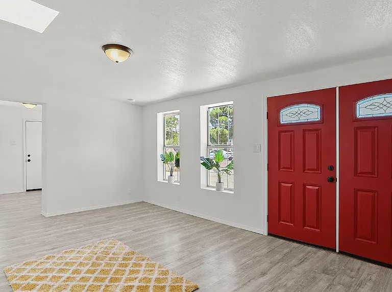 4924 Pikes Peak Dr — Photo 6