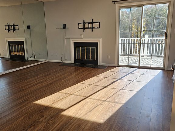 4th image of 3040 Winterberry Dr