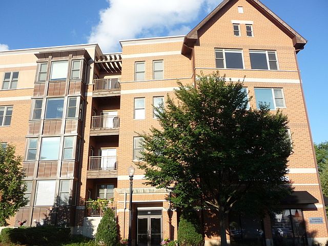 1st image of 930 Curtiss St Unit 208
