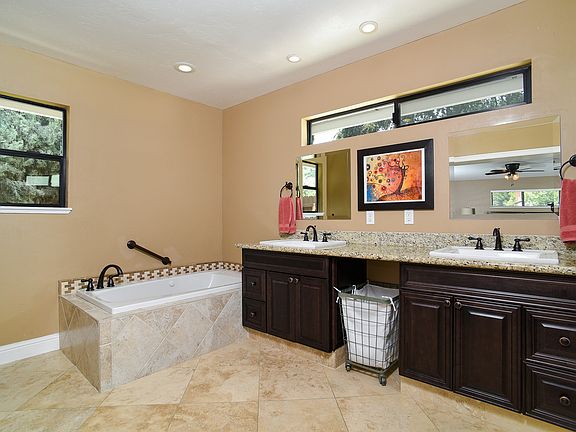 5th image of 1070 Casilada Way