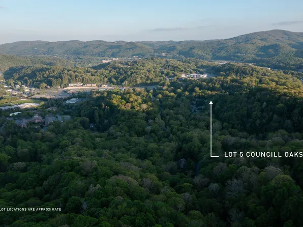 5 Honeysuckle Ln, Boone, NC 28607