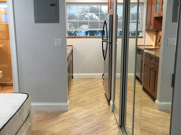 825 Euclid Ave — Photo 1
