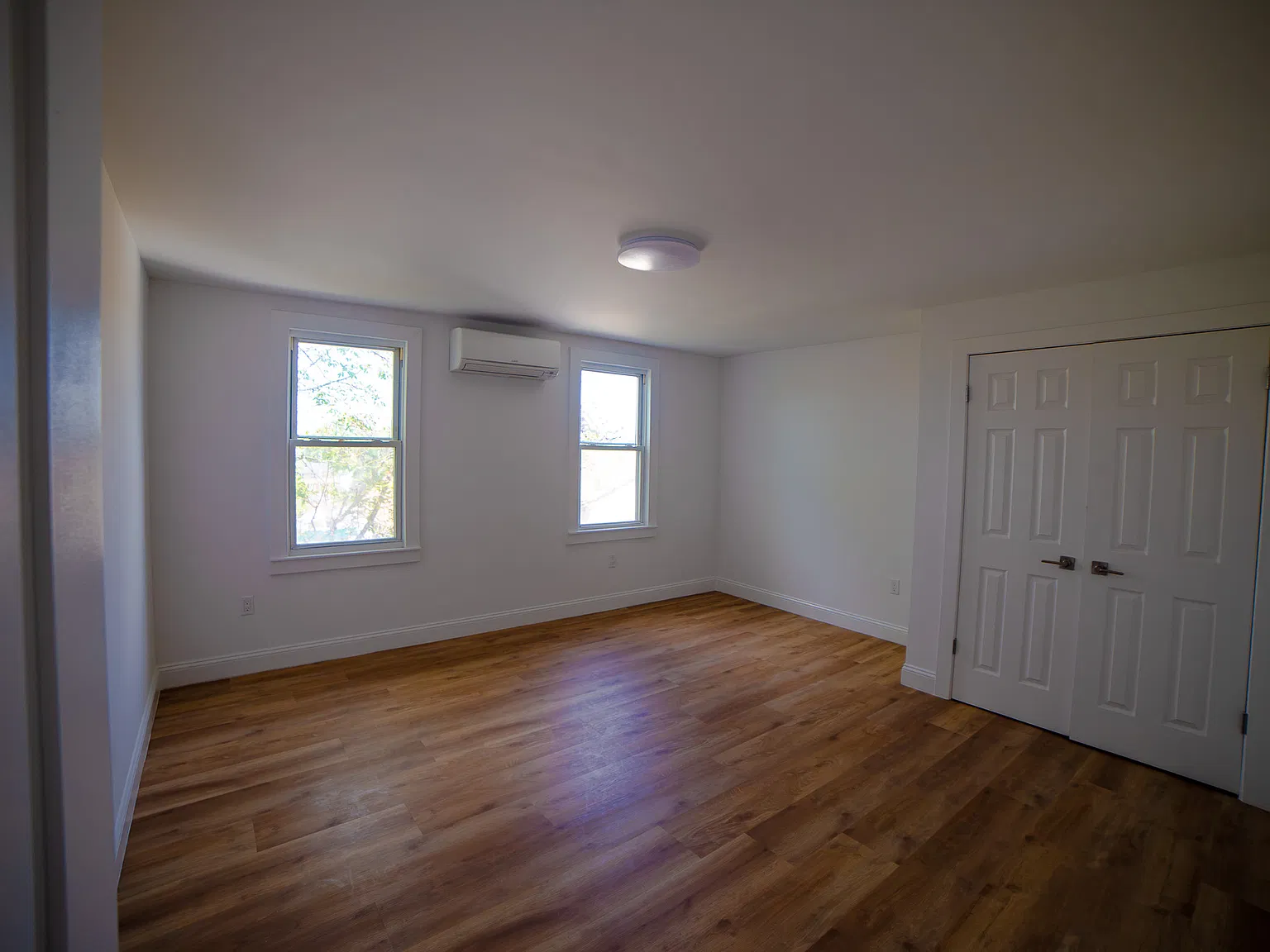 3 bed, 1015 sqft, $3,500 — Photo 4