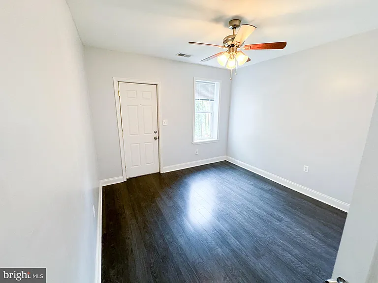 719 Euclid St NW #4 — Photo 5