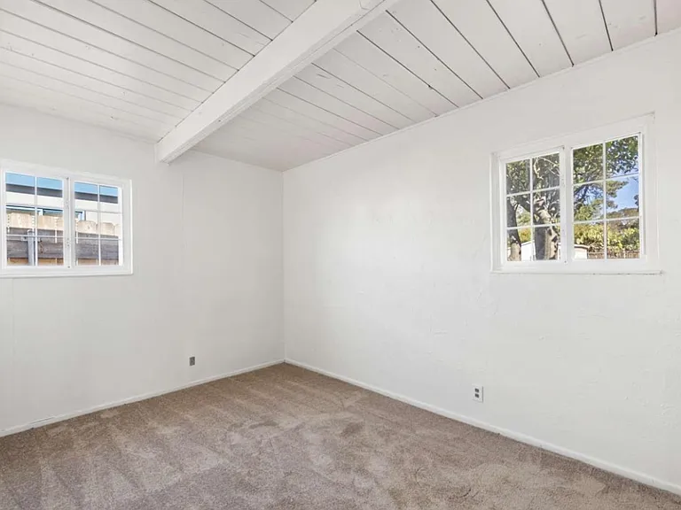 1024 Tyler St — Photo 22