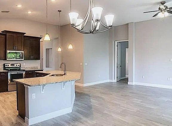 3rd image of 4570 Oakley Rd