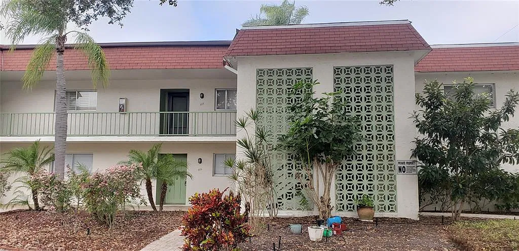 2 bed, 2.0 bath, 977 sqft, $1,600 — Photo 1