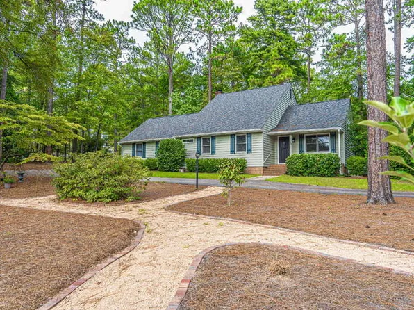 119 Cliff Ct, Southern Pines, NC 28387