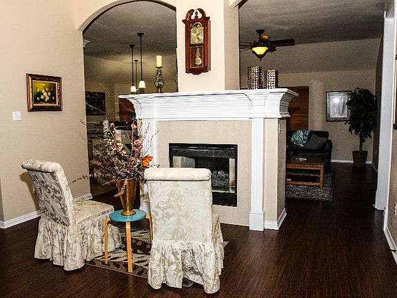 3rd image of 1233 Glenbury Ct