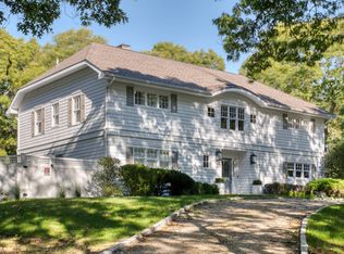 8 Grape Arbor Ln, East Hampton, NY 11937