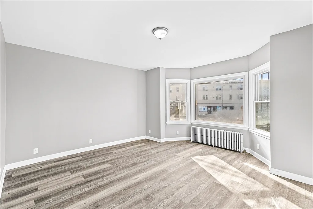 Building Photo - 712-722 N Eastern Ave #1