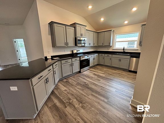 2nd image of 644 Mayflower Dr