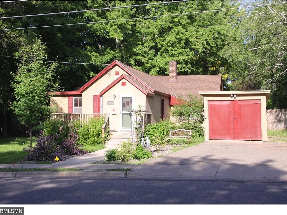 1st image of 814 Owens St N