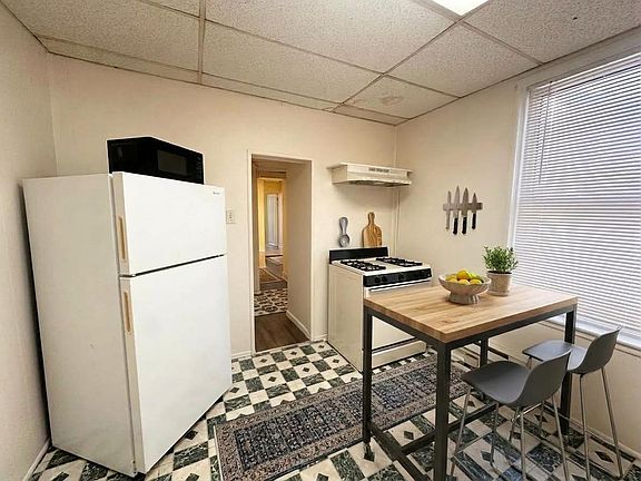 4th image of 222 E Clay St APT 2