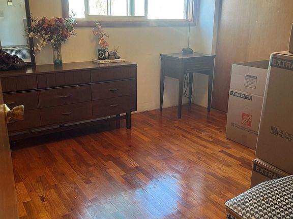 5th image of 1449 Agnes St