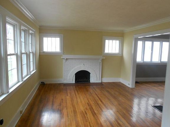 1146W - Living Room