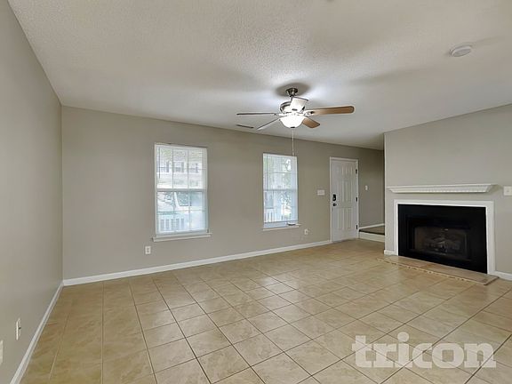 3rd image of 4812 Silverdene St