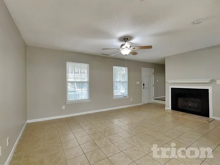 4812 Silverdene St — Photo 3