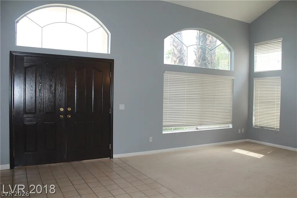5 bed, 3.0 bath, 3225 sqft, $3,100 — Photo 3
