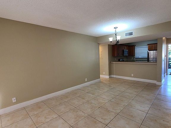4th image of 1461 Windorah Way #G