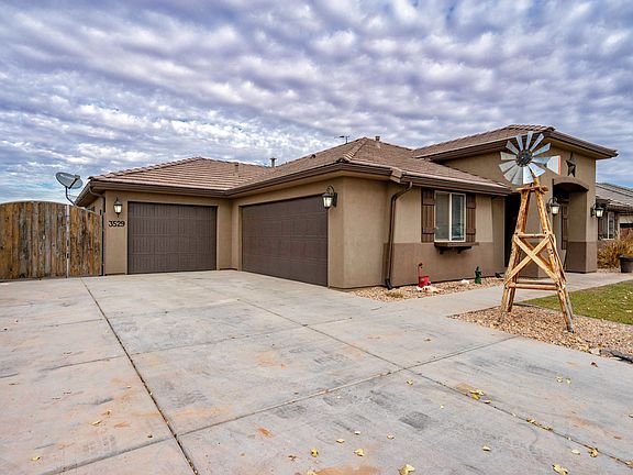 4th image of 3529 E Broken Mesa Dr