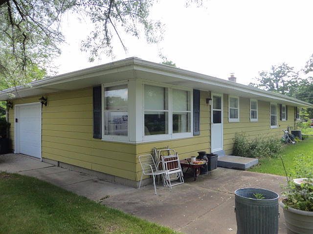 2nd image of 5920 Oakwood St