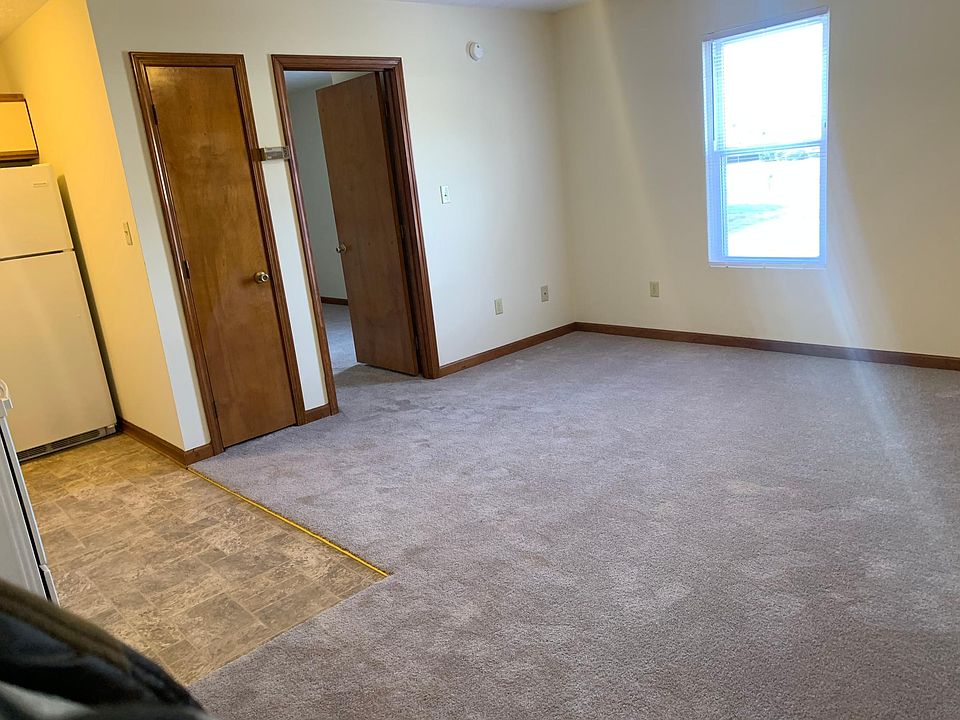 2nd image of 606 Colonial Rd SW APT 6