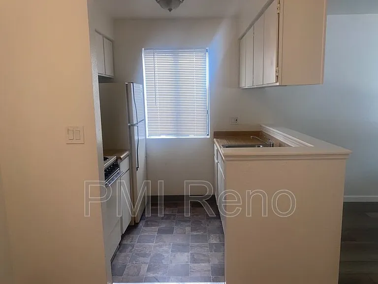 1015 Locust St #C — Photo 5