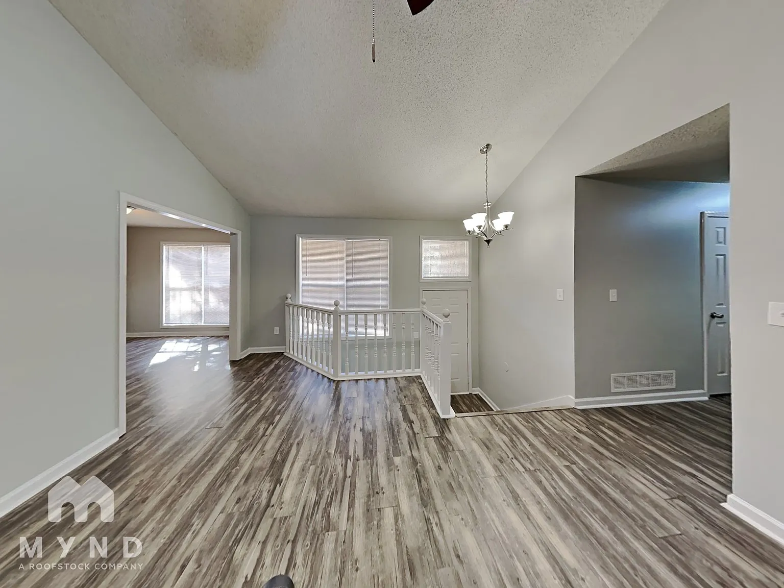 3 bed, 2.0 bath, 1364 sqft, $1,890 — Photo 4