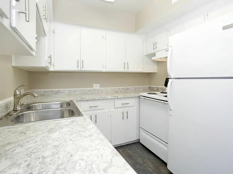 5414 Elm St — Photo 4