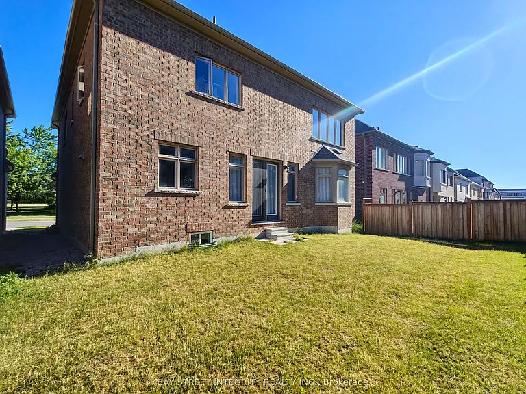 211 Hillsview Dr — Photo 14
