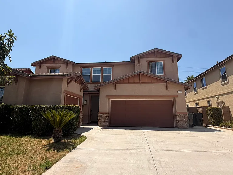 14537 Badger Ln — Photo 2