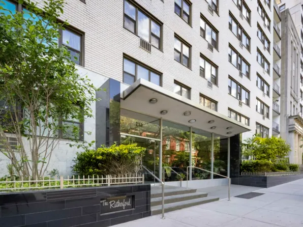 230 East 15th Street image 10 of 10