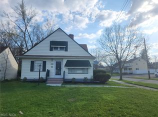 2199 N Taylor Rd, Cleveland Heights, OH 44112