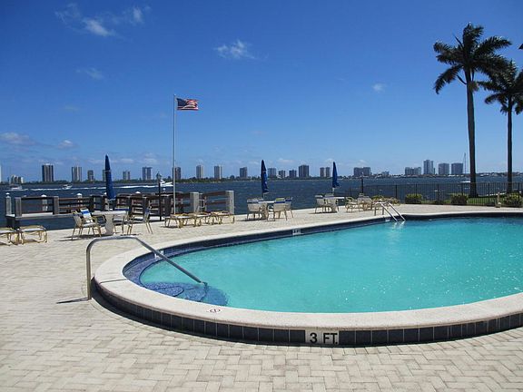 2nd image of 100 Paradise Harbour Blvd APT 109