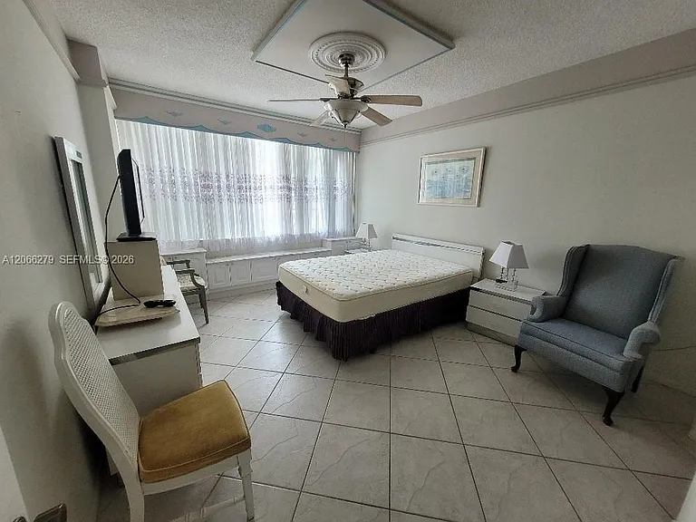 18041 Biscayne Blvd #203 — Photo 8