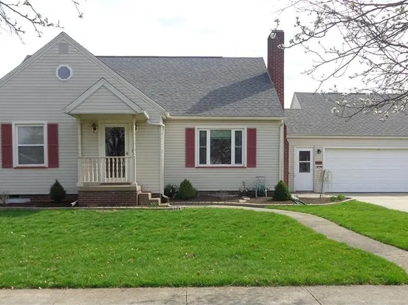 1011 N Crater Ave, Dover, OH 44622