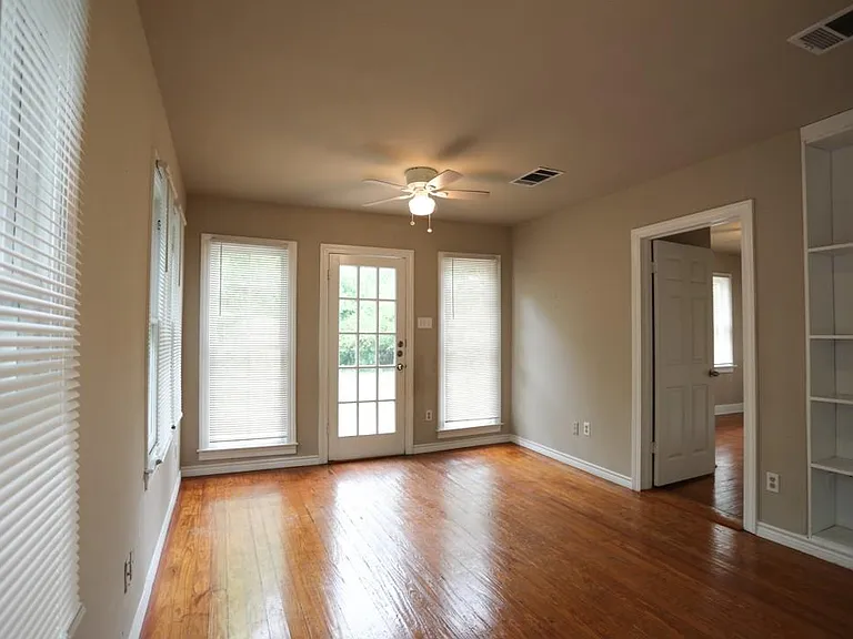 4903 Caswell Ave — Photo 10