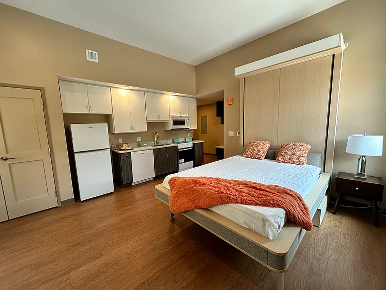 Red Oak at 83 Hanover Street — Photo 18