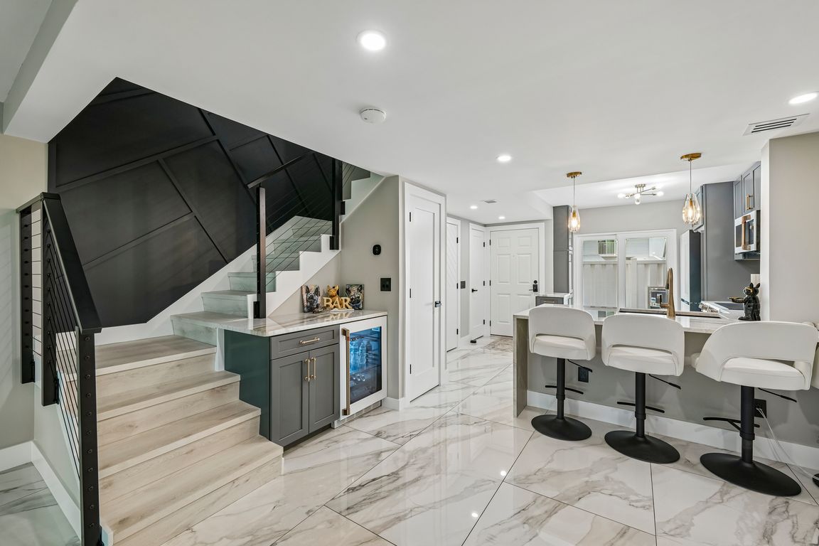 Foyer/Dining Room