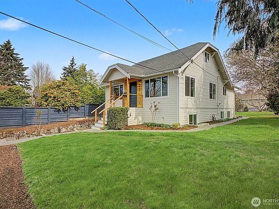 3rd image of 8844 16th Avenue SW