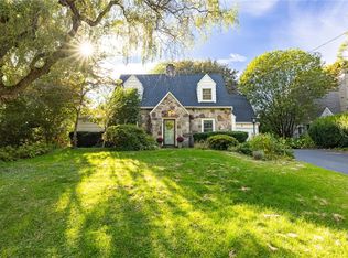 12 Westwood Dr, East Rochester, NY 14445