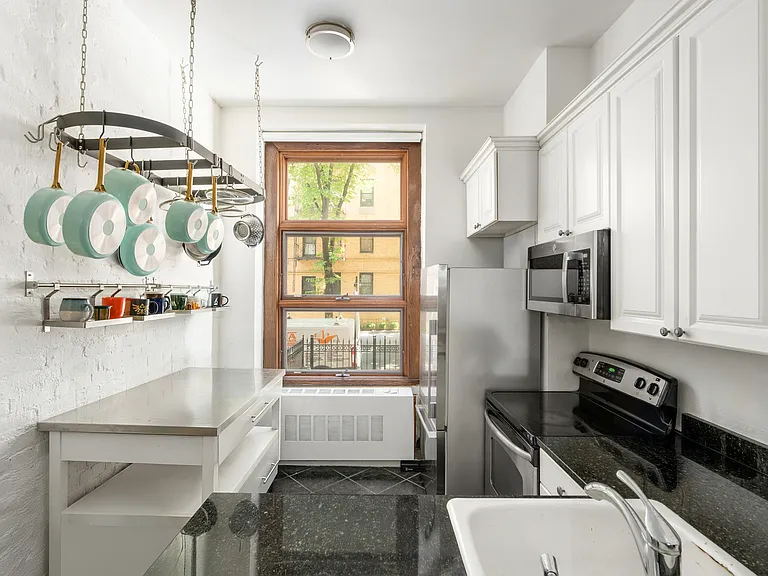 262 W 25th St #1 — Photo 4