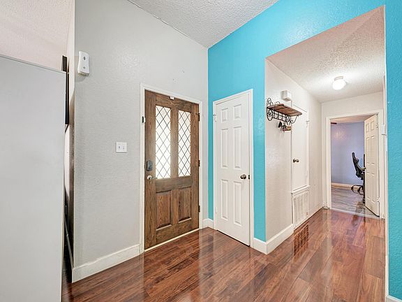 4th image of 403 Hickory Ridge Trl