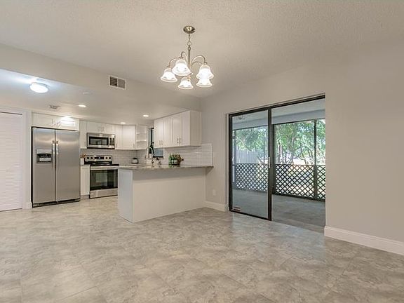 5th image of 1254 Abbey Crescent Ln