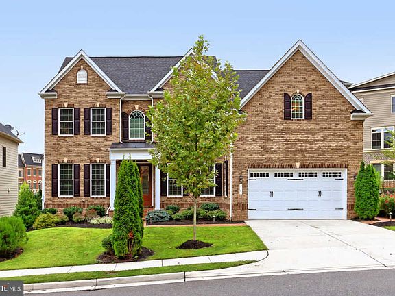 3rd image of 2327 Dale Dr