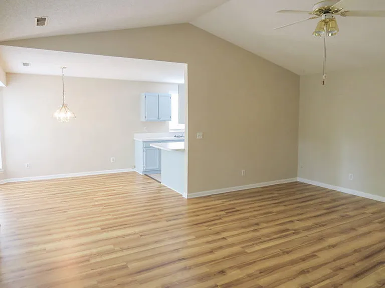 1918 Trimbleston Pl — Photo 3