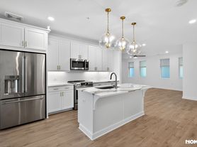 371 Grant Cir SE