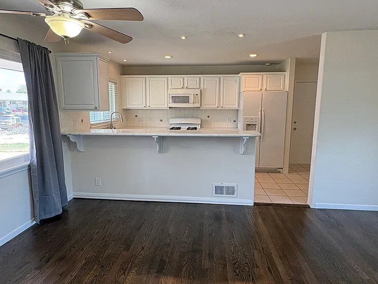 1174 S Umatilla St — Photo 4